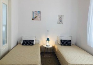 Stylish Home for 6 in Adamas