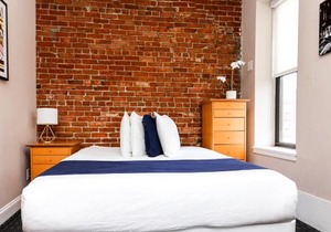 Stylish Studio in Boston Brownstone, C.Ave #21