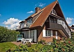 Südstrand 6 The apartment is located in a small residential complex with five houses in the south of Westerland.
