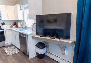 Suite 10 Downtown Palmer