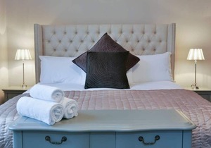 Suite 5 at 31 Meridian Suites- Hopewell