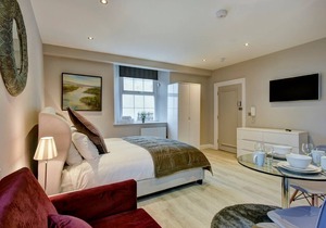 Suite 6 at 31 Meridian Suites- Hopewell