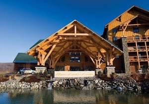 Suite + Balcony | Pool + On-Site Waterpark!