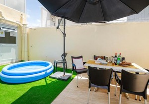 Summer Breeze 3 Bedroom Family Maisonette with sunny terrace in Mellieha - by Getawaysmalta