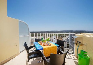 Summer Breeze Apartment with panoramic terrace - by Getawaysmalta