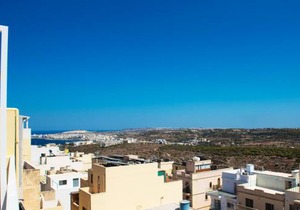 Summer Breeze Apartment with panoramic terrace - by Getawaysmalta