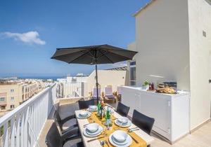 Summer Breeze Penthouse with private Hot Tub & terrace with panoramic views, by Getawaysmalta