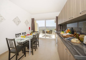 Summer Breeze Superior Apartment