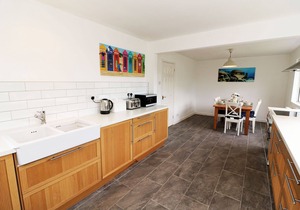 Summer Shores - 3 Bed | Coastal | Private Garden