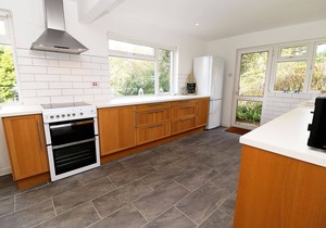 Summer Shores - 3 Bed | Coastal | Private Garden