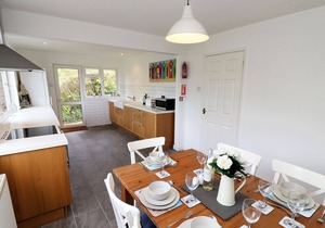 Summer Shores - 3 Bed | Coastal | Private Garden