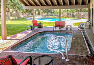 Sun Valley #121-Cozy, Modern Bungalow, Steps away from the gondola & River Run Lodge!