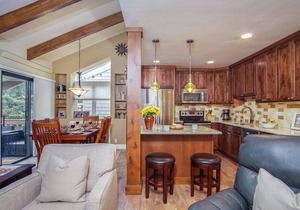 Sun Valley Family Getaway! #140-Hot Tub, Pool, Spa, 10 minute Walk to Town & Lifts