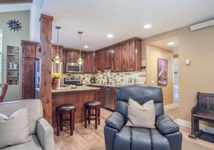 Sun Valley Family Getaway! #140-Hot Tub, Pool, Spa, 10 minute Walk to Town & Lifts