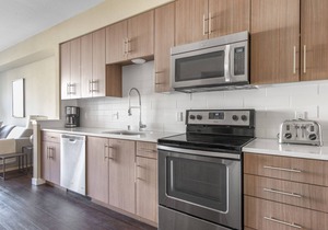 Sunlit Mountain View 2BR w/Pool, Gym, BBQ, by Blueground