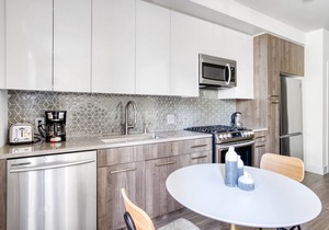 Sunny Mountain View Studio w/Gym & W/D, near 280 & 101, by Blueground