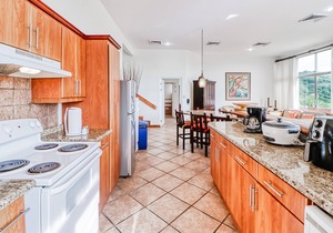 Sunny Villa w/Oceanview, Shared Pools, Central A/C, & Private Beach Access