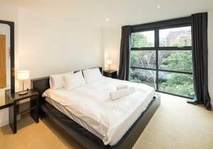 Superfast Broadband 2BD City Flat Farringdon