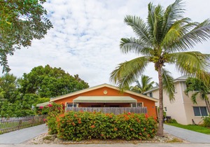 Surf Road Duplex Cottage - at the beach