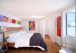 SURF SHACK BOAT BEACH - BYO LINEN