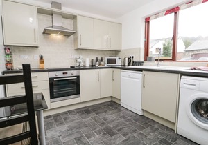 SWALLOWDALE, pet friendly, with open fire in Torver