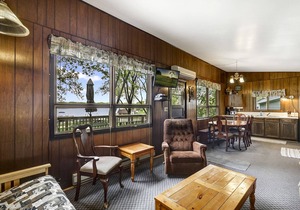 Swan Lake Resort & Campground - Lakeside Cabin #4