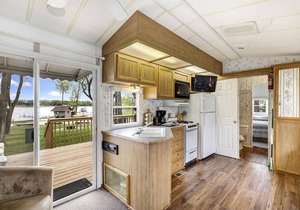 Swan Lake Resort & Campground - Lakeside Cabin #5