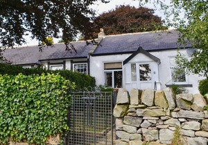 Tastefully furnished, this holiday property lies just a short walk to Rothbury town centre.