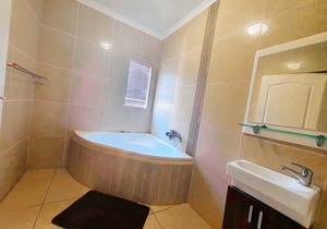 Tenacity Mafikeng Guesthouse - 7