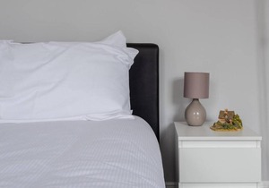 Thames River Apartment for 4 by GuestReady