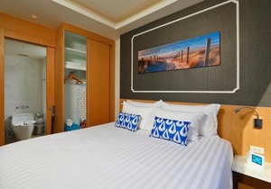 The Aristo Beach by Holy Cow, studio, mountain view