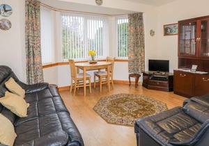 THE COTTAGE, character holiday cottage, with a garden in Inverness