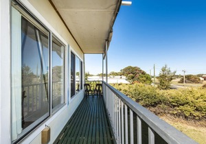 The Cray Pot-Conveniently located in the heart of Lancelin