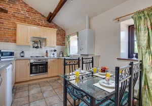 The Hayloft - Two Bedroom House, Sleeps 4