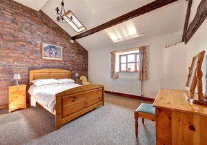 The Hayloft - Two Bedroom House, Sleeps 4