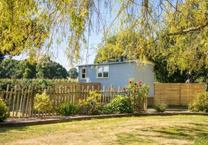 The Hideaway Hut - 1 Bed Shepherds Hut - Dodmarsh