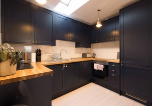 The Highgate Hideaway - Modern & Stylish 2BDR Flat