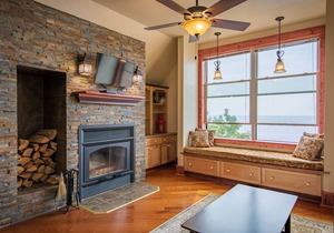 The Inn at Croftville Road Cottages #8. On the Shore of Lake Superior.