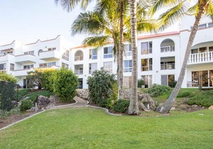 The Islander Resort U16
