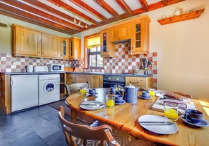 The Lodge - Y Fron - Three Bedroom House, Sleeps 5