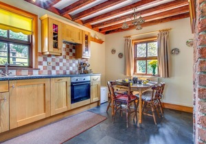 The Lodge - Y Fron - Three Bedroom House, Sleeps 5