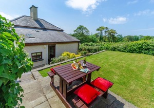 The Lodge - Y Fron - Three Bedroom House, Sleeps 5