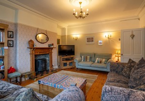 The Old Post Office - Large 6-bedroom property, ideal for families & dog-friendly.