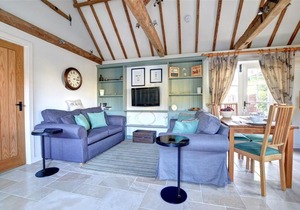 The Old Pump House - One Bedroom House, Sleeps 3