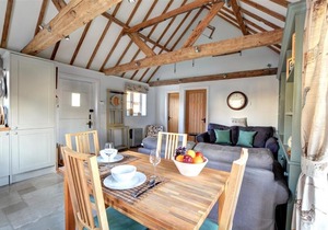 The Old Pump House - One Bedroom House, Sleeps 3
