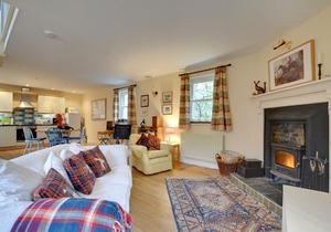 The Old Schoolroom - Two Bedroom House, Sleeps 4
