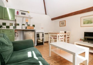 THE OLD STABLE, pet friendly, character holiday cottage in Sherborne