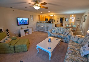 The Palms * 3BR LUXURY CONDO w FREE POOL ACCESS - Sleeps 8 - 10