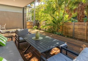 The Palms- situated across the road from the Booti Booti National Park and Elizabeth Beach