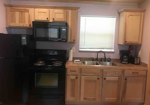 The Red Station by Glacier - Apartment #2 with AC and laundry